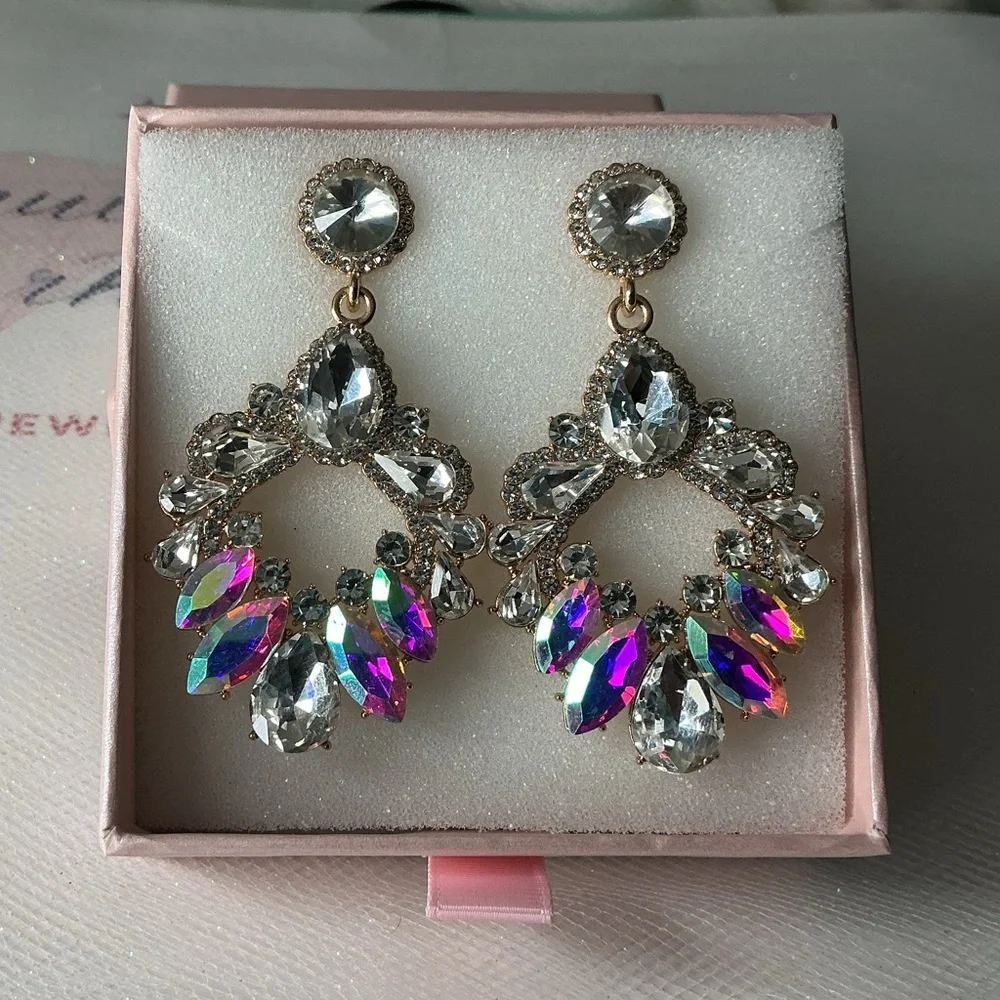 💖 Iridescent Aurora Borealis Crystal Drop Earrings